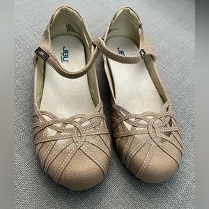 JBU Mary Jane shoes - never worn